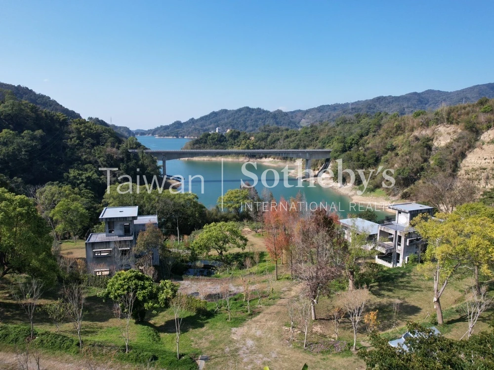 苗栗 鯉魚潭 湖畔 珍稀新美墅 A