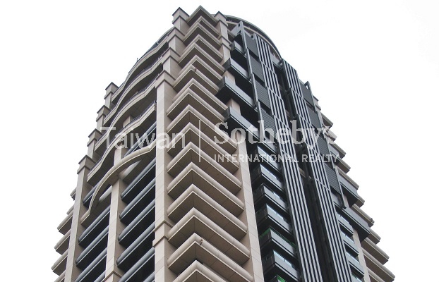 揚昇君臨景觀鋼骨豪邸建物外觀