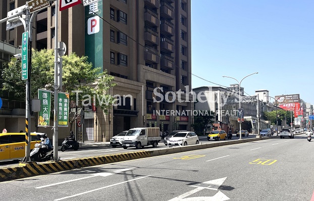 永鼎帝京層峰樓中樓A1周邊環境