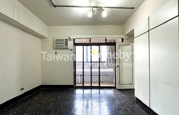 民生松江捷運美華廈室內照