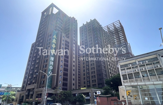 永鼎帝京河景樓中樓B棟建物外觀