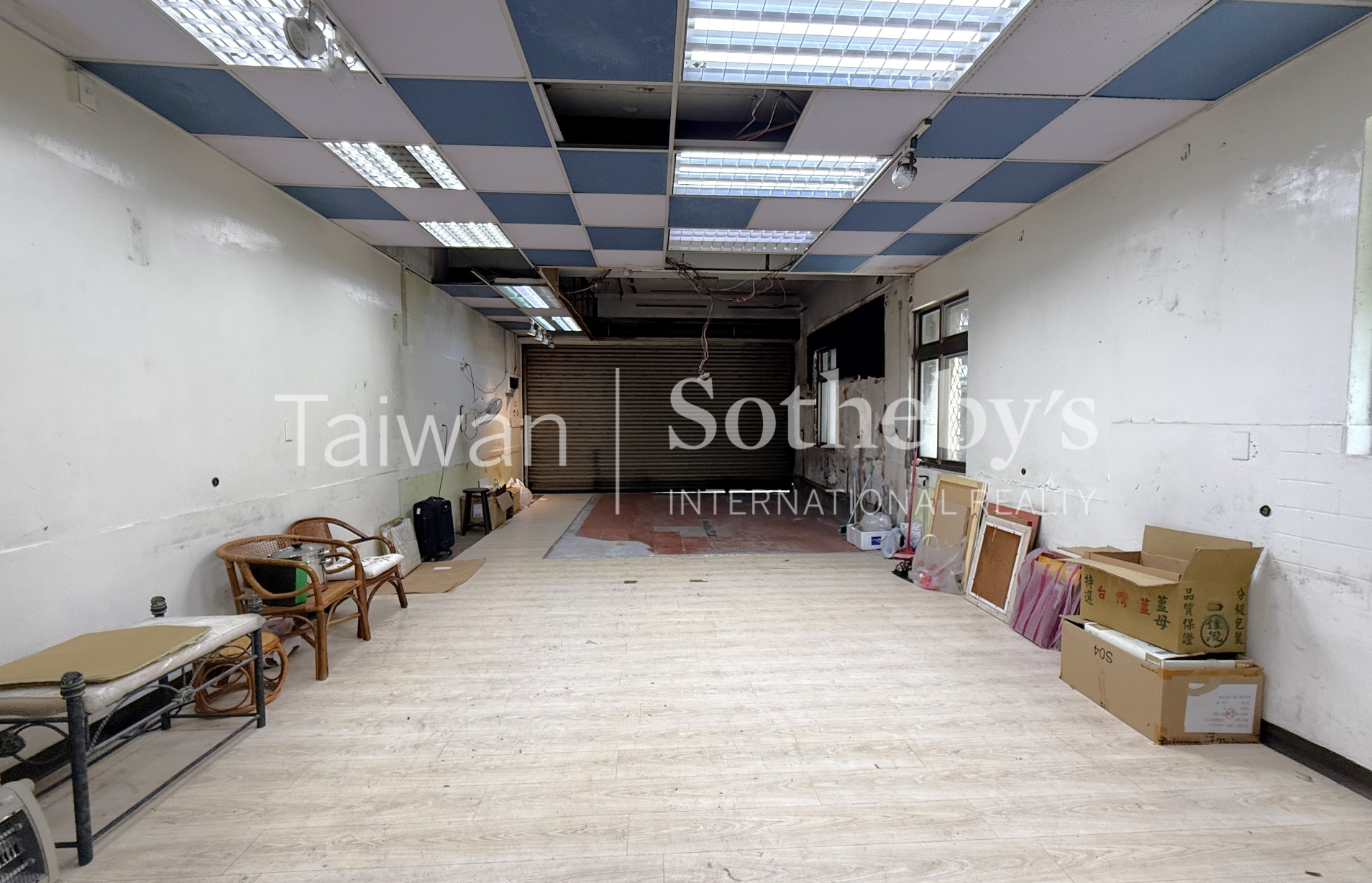 伊通街角間透天室內照