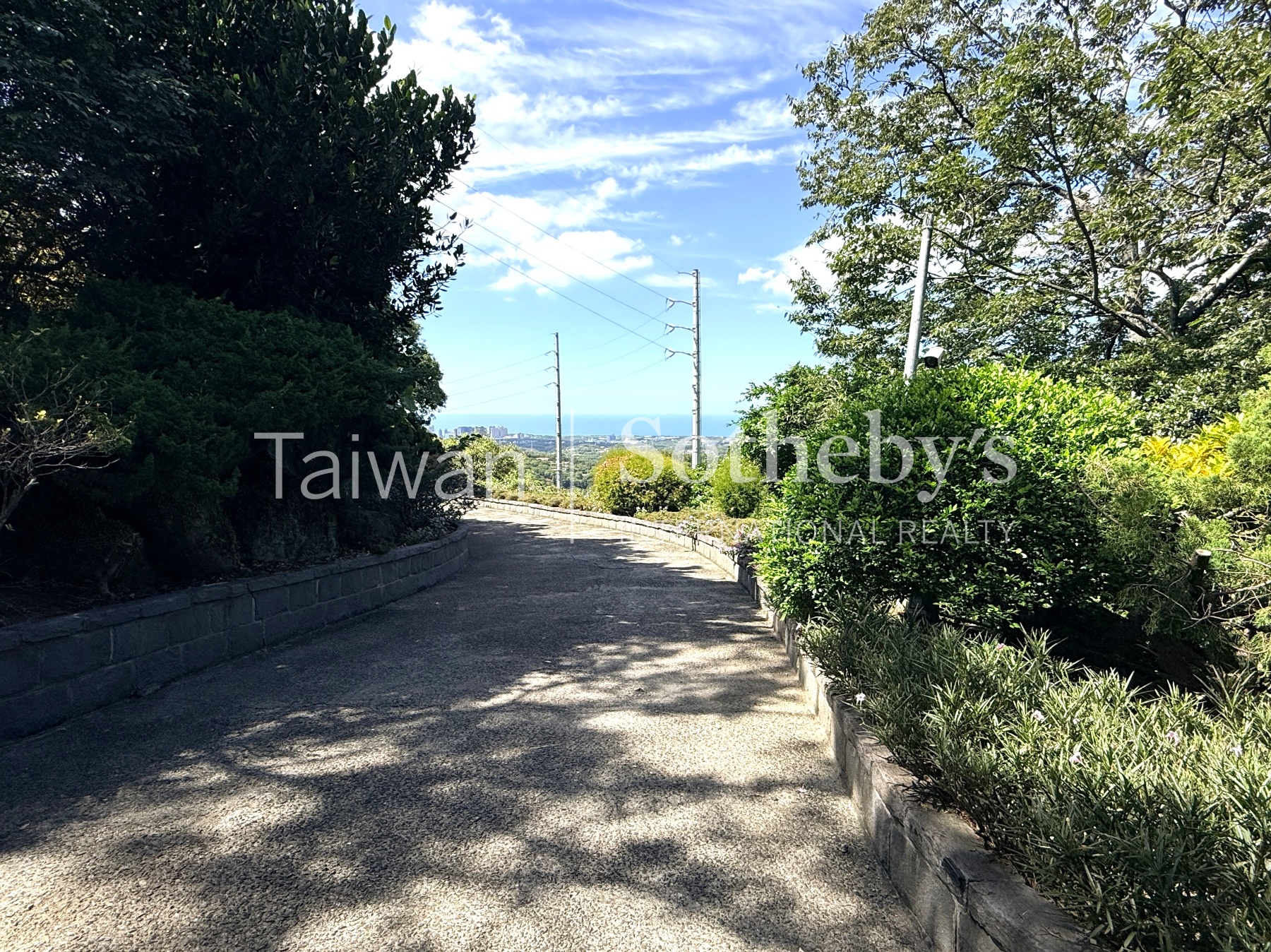 淡水小坪頂千坪秘境泳池別墅周邊環境