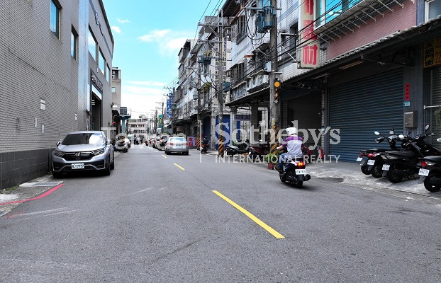 新莊輔大好市多旁乙工671坪附廠房周邊環境