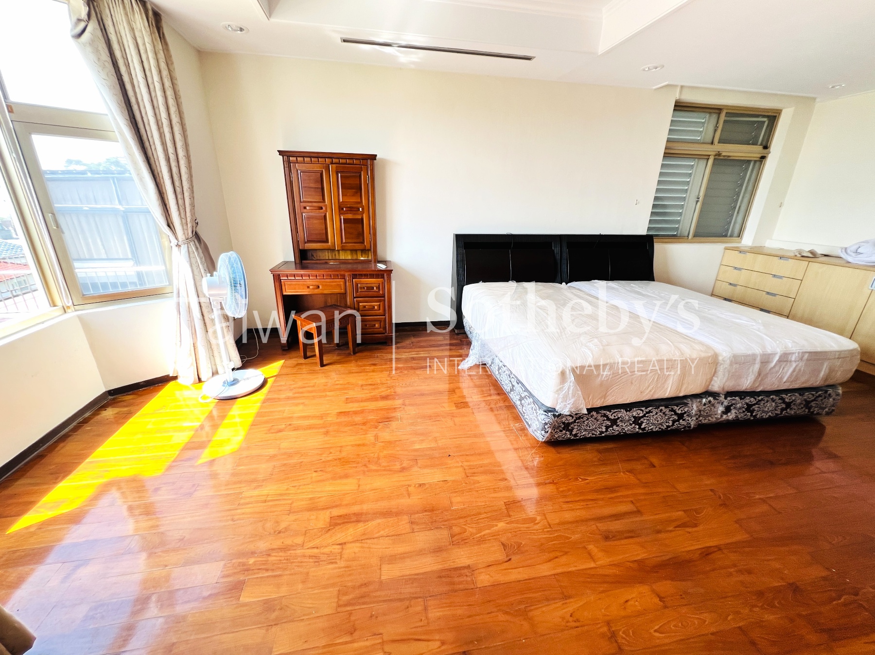 紅頂山城景觀別墅室內照