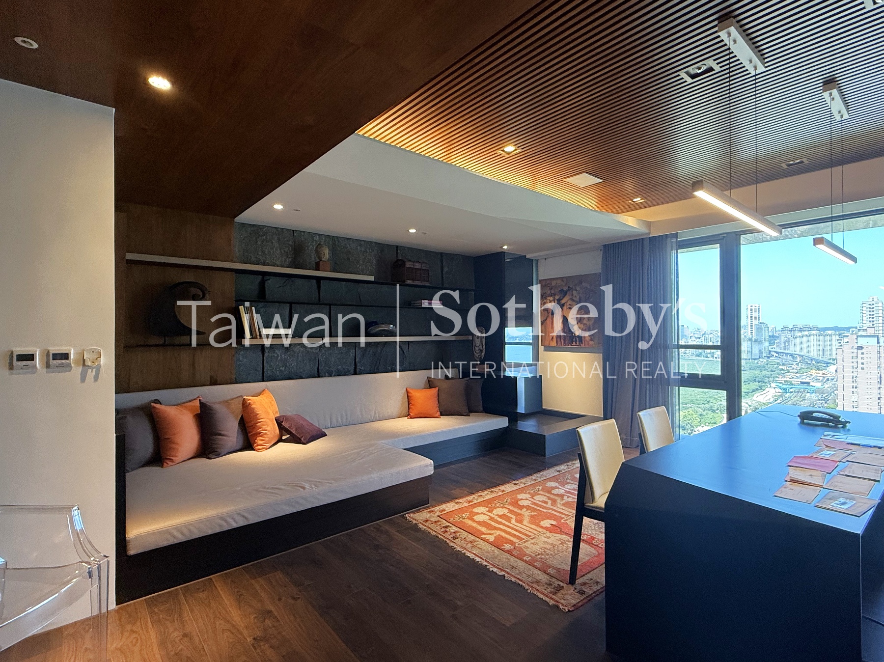 頤海大院 24 樓山河海景絕美戶室內照