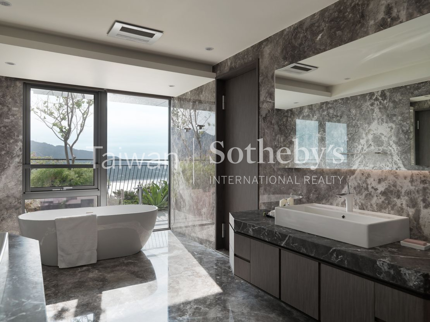 頤海大院 24 樓山河海景絕美戶室內照