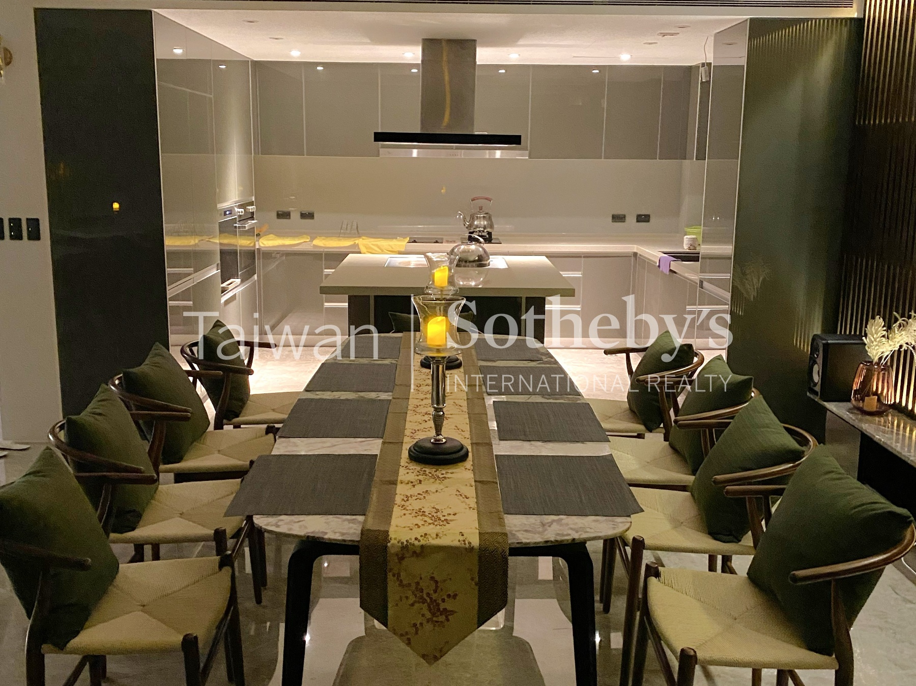 企業成功人士奢華比佛利招待會館室內照