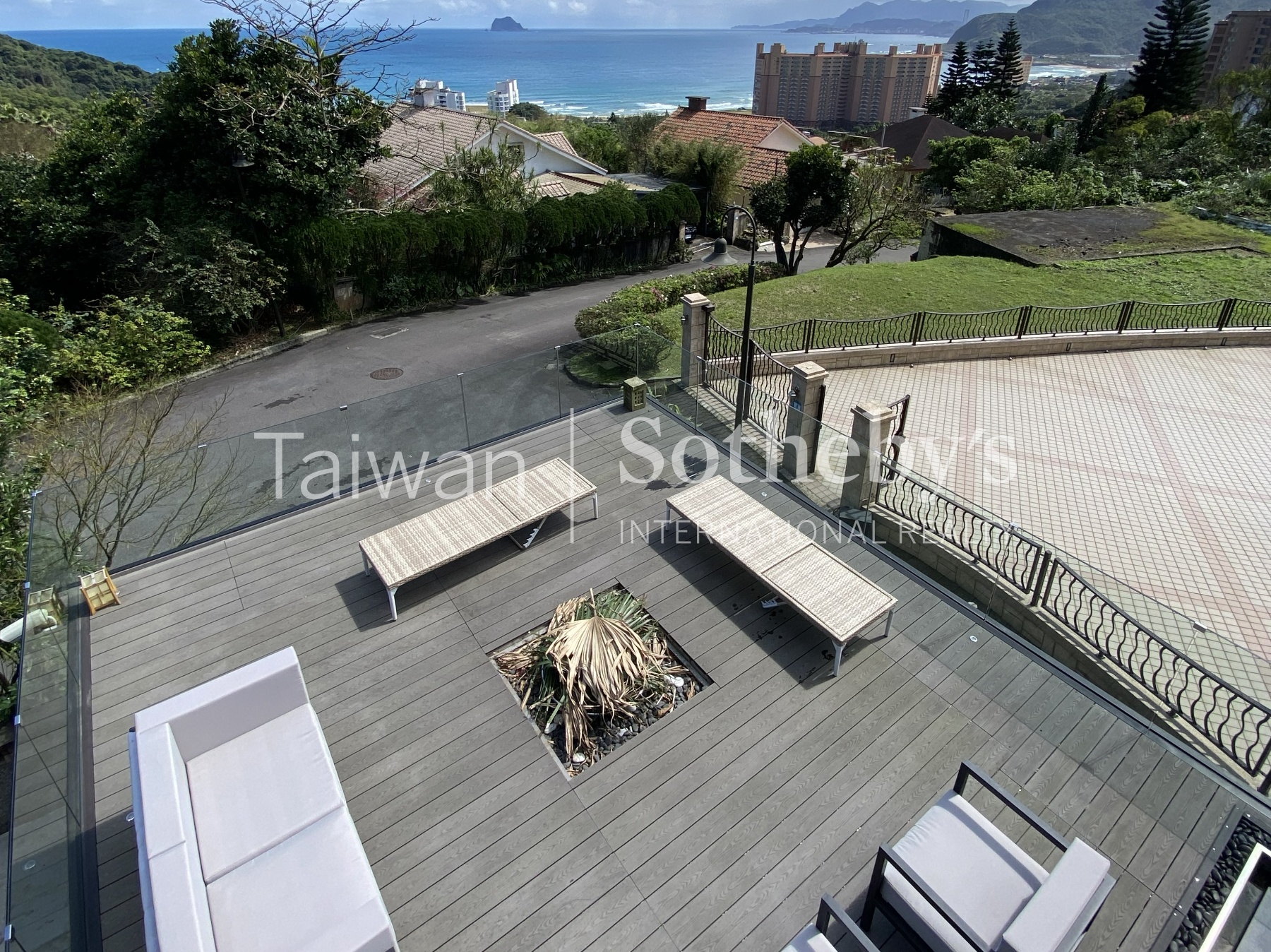 企業成功人士奢華比佛利招待會館庭院