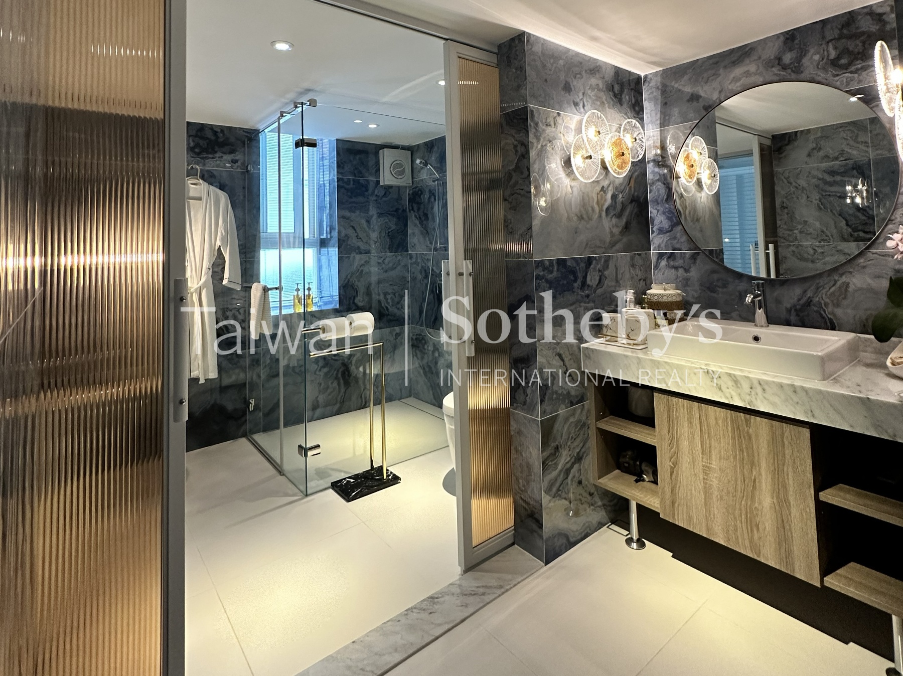 企業成功人士奢華比佛利招待會館室內照