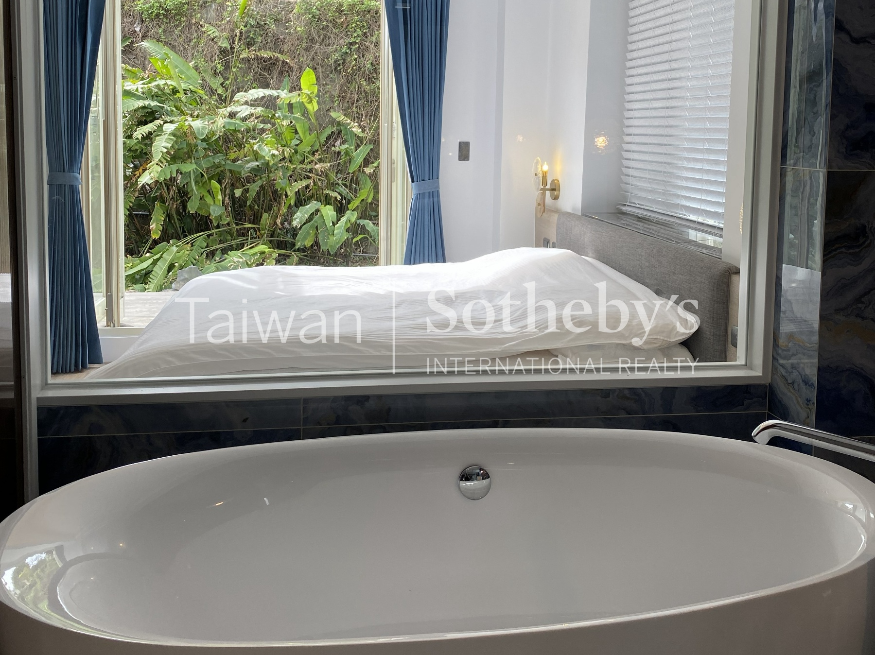 企業成功人士奢華比佛利招待會館室內照