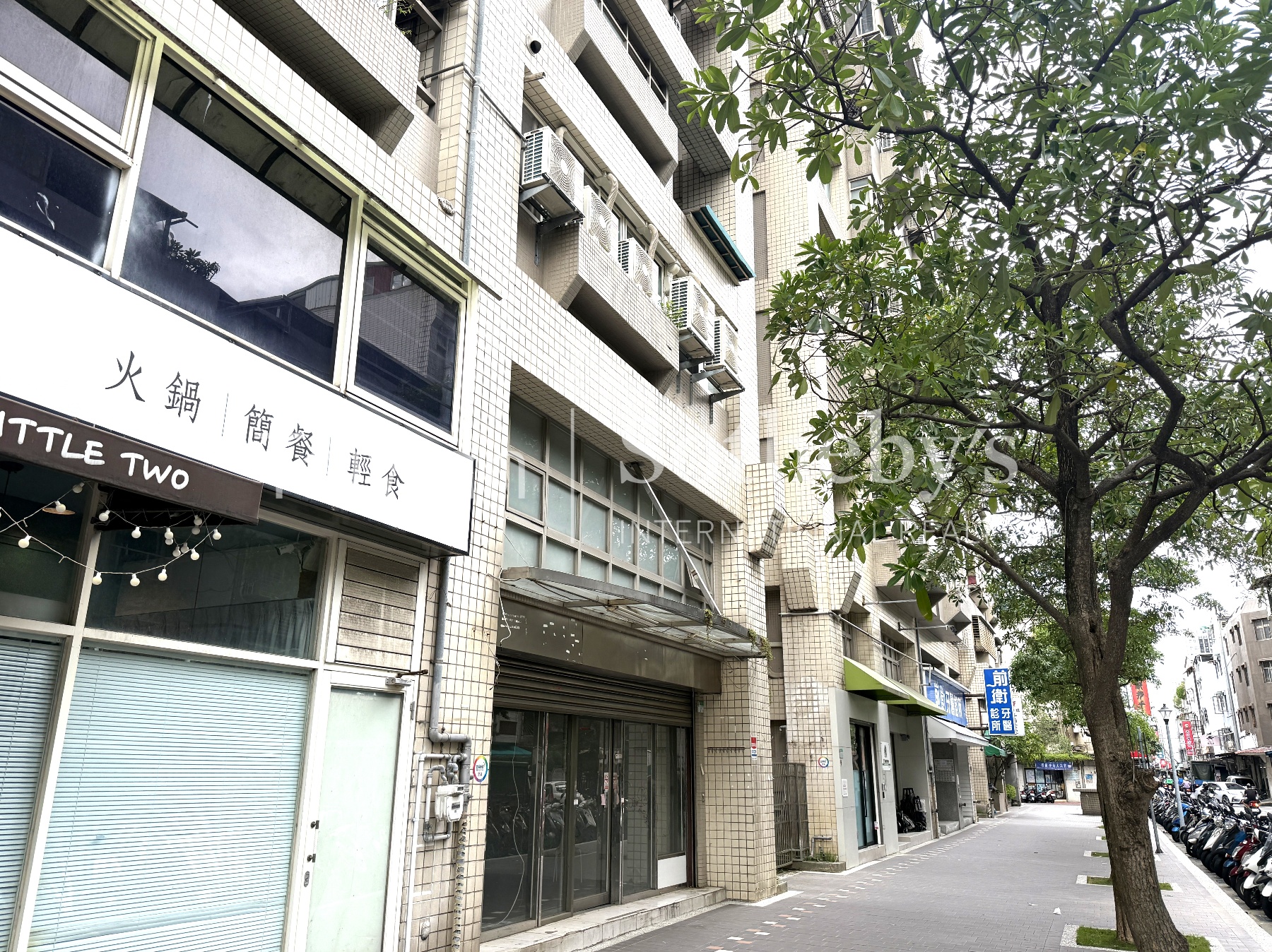 西湖捷運.近內科.稀有金店辦現場實景