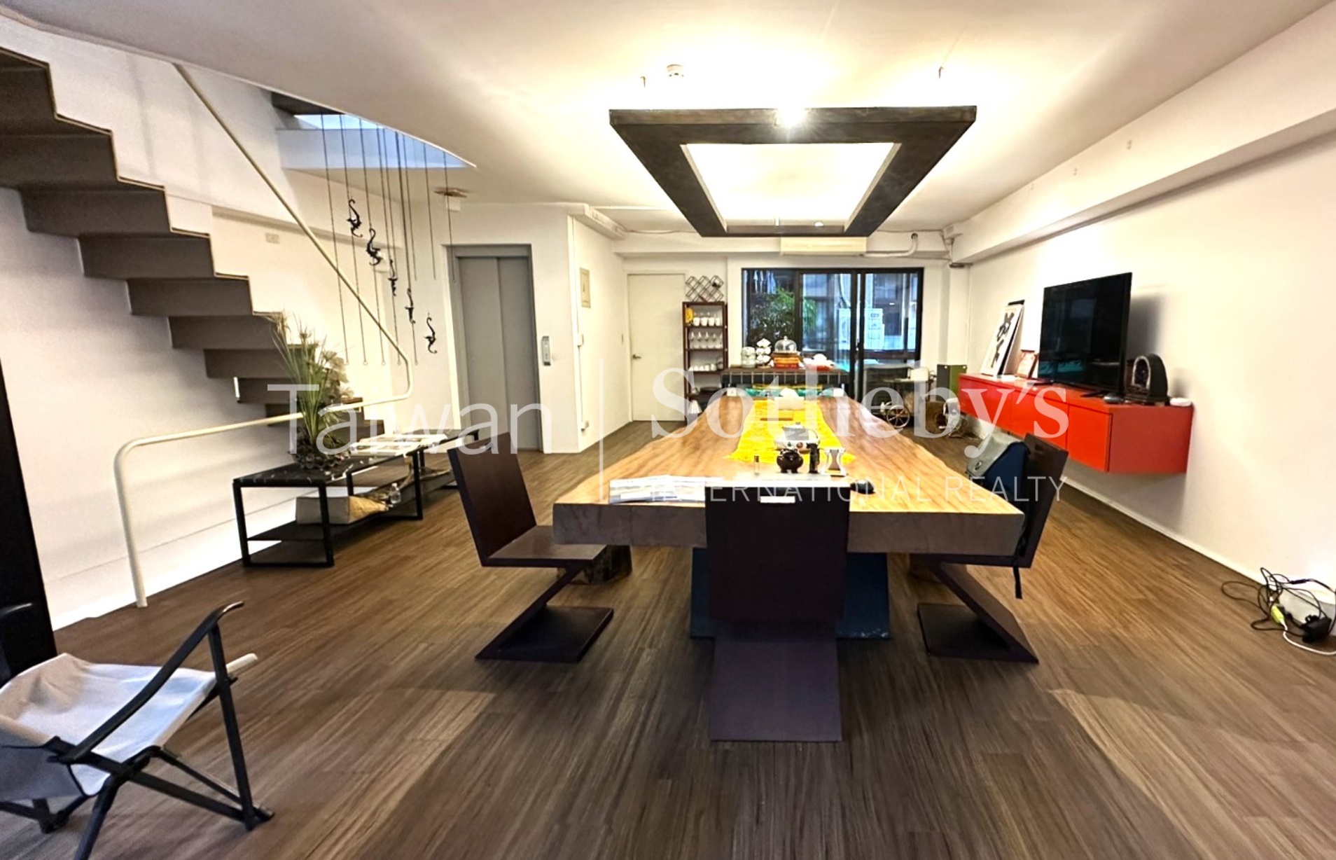 仁愛多寶閣室內照