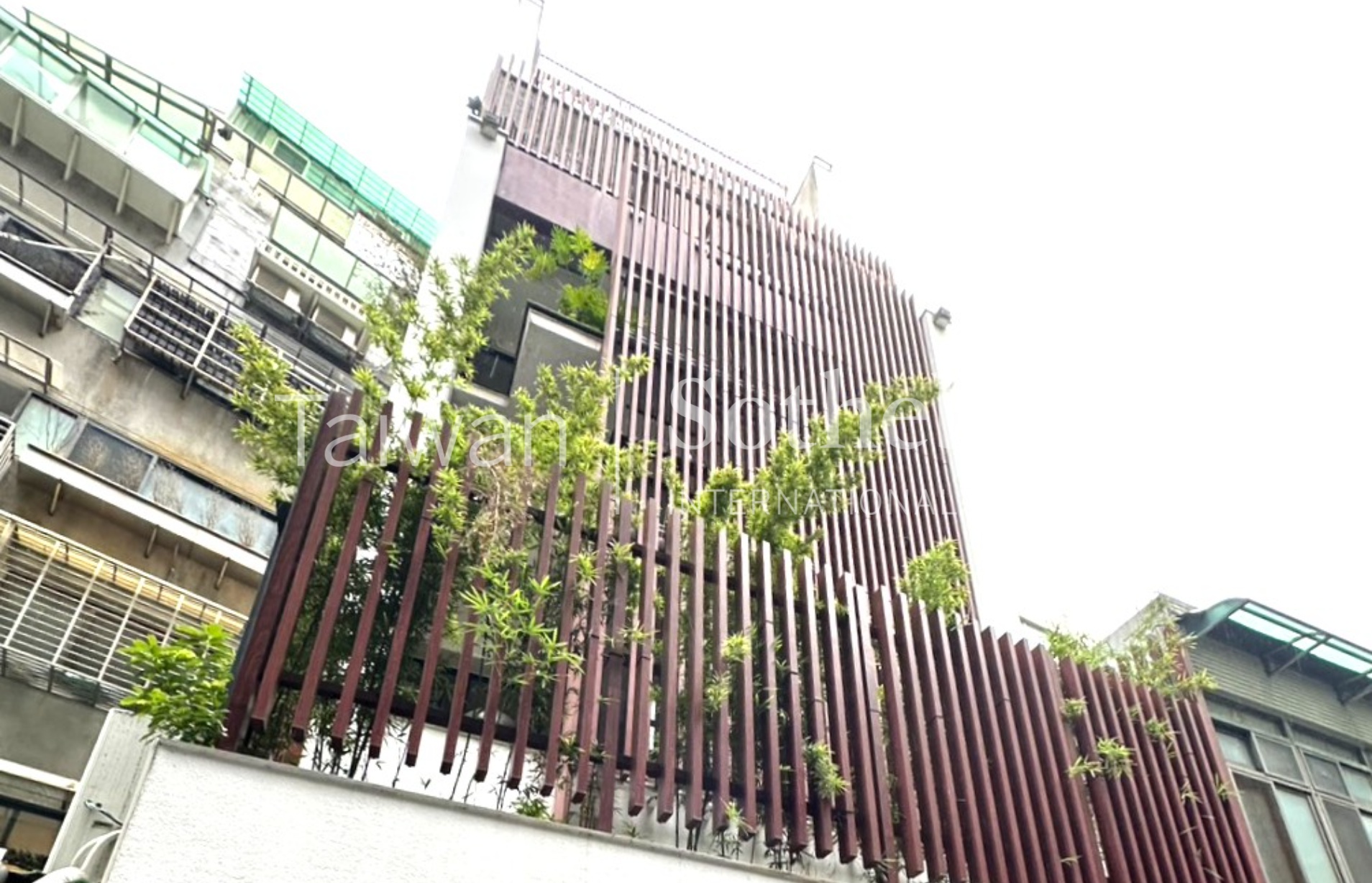 仁愛多寶閣建物外觀