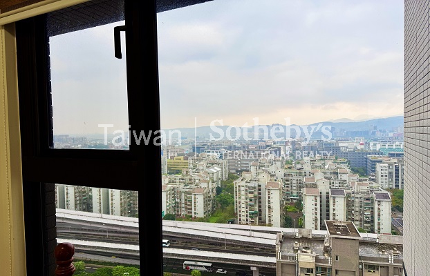 內湖頂樓兩房露台戶遠眺 101景觀照