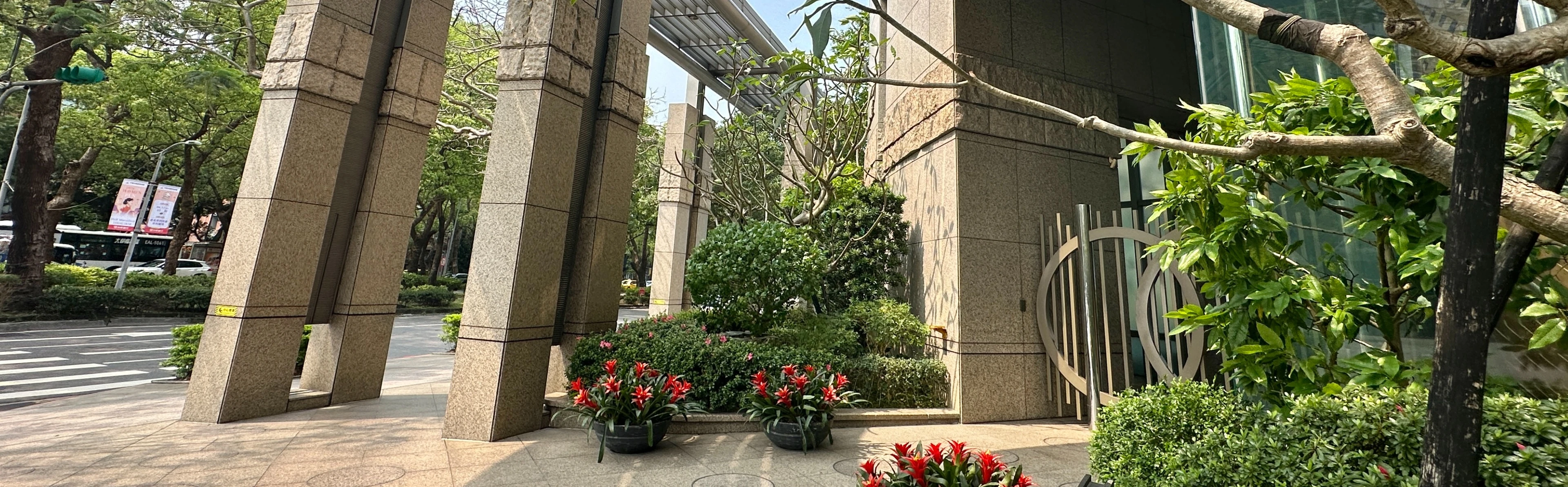  潤泰敦仁企業品牌旗艦店面 - 物件實景